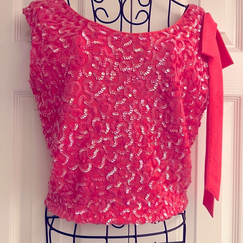 Hot Pink vintage 1960s top with sequins size 4 Hepburn with black leggingd